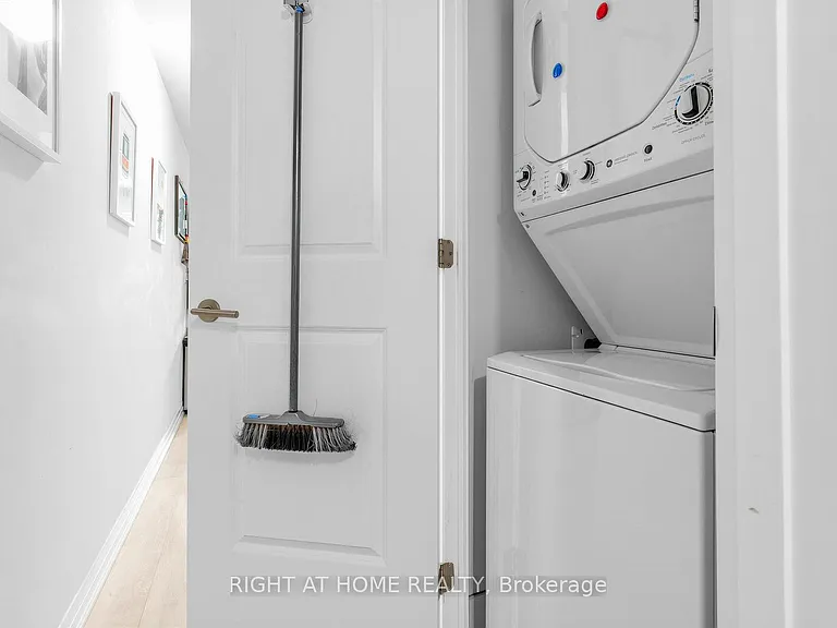 1630 Queen St E #211 — Photo 7