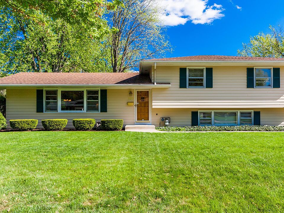 1st image of 520 Cypress Dr