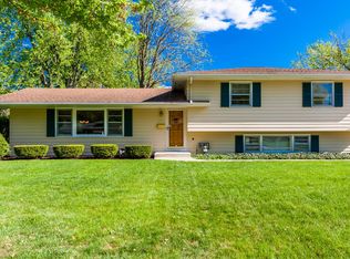 520 Cypress Dr, Naperville, IL