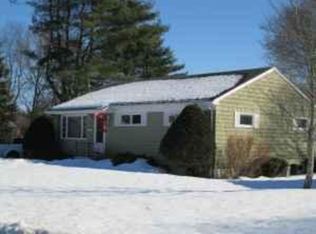 36 Walter Ln, Swansea, MA 02777