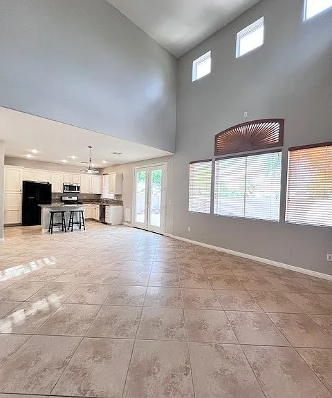568 Sierra Morena St — Photo 6