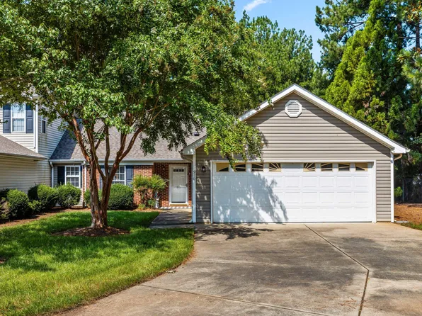 910 Camden Ct, Elon, NC 27244