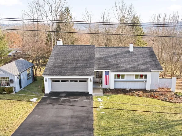 6 Oakland Rd, Owego, NY 13827