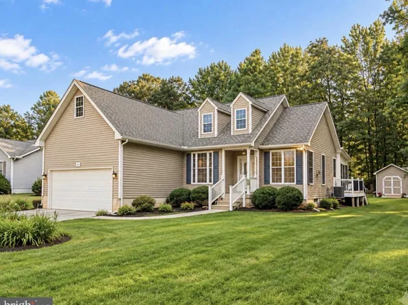 8311 Stonewall Ln, Woodford, VA 22580