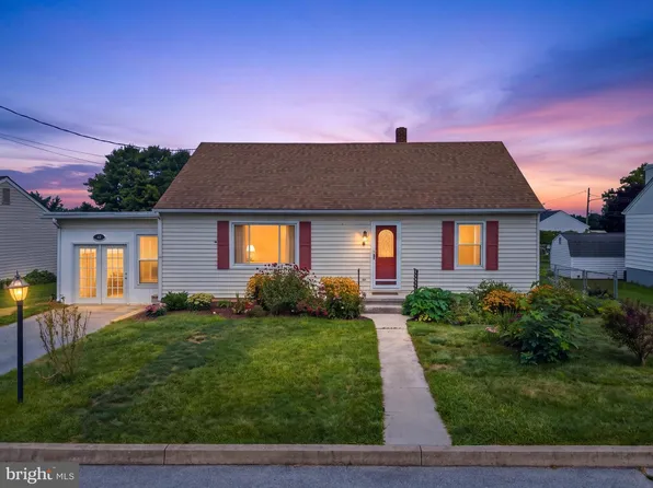 48 Fairground Ave, Taneytown, MD 21787