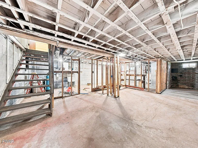 1055 Blue Ridge Ave — Photo 25
