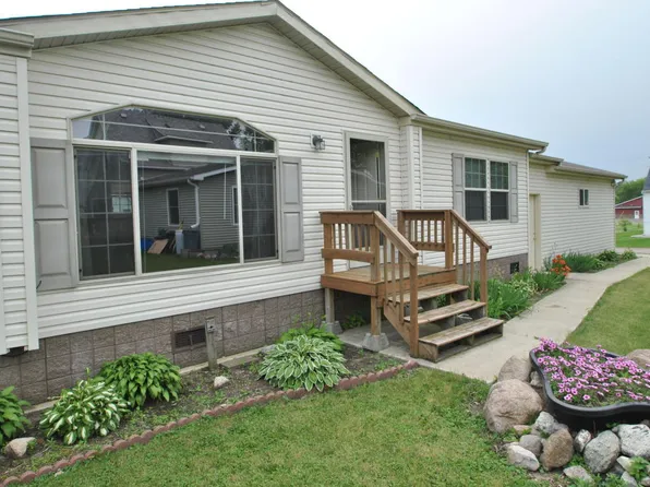 109 West St, Garfield, MN 56332