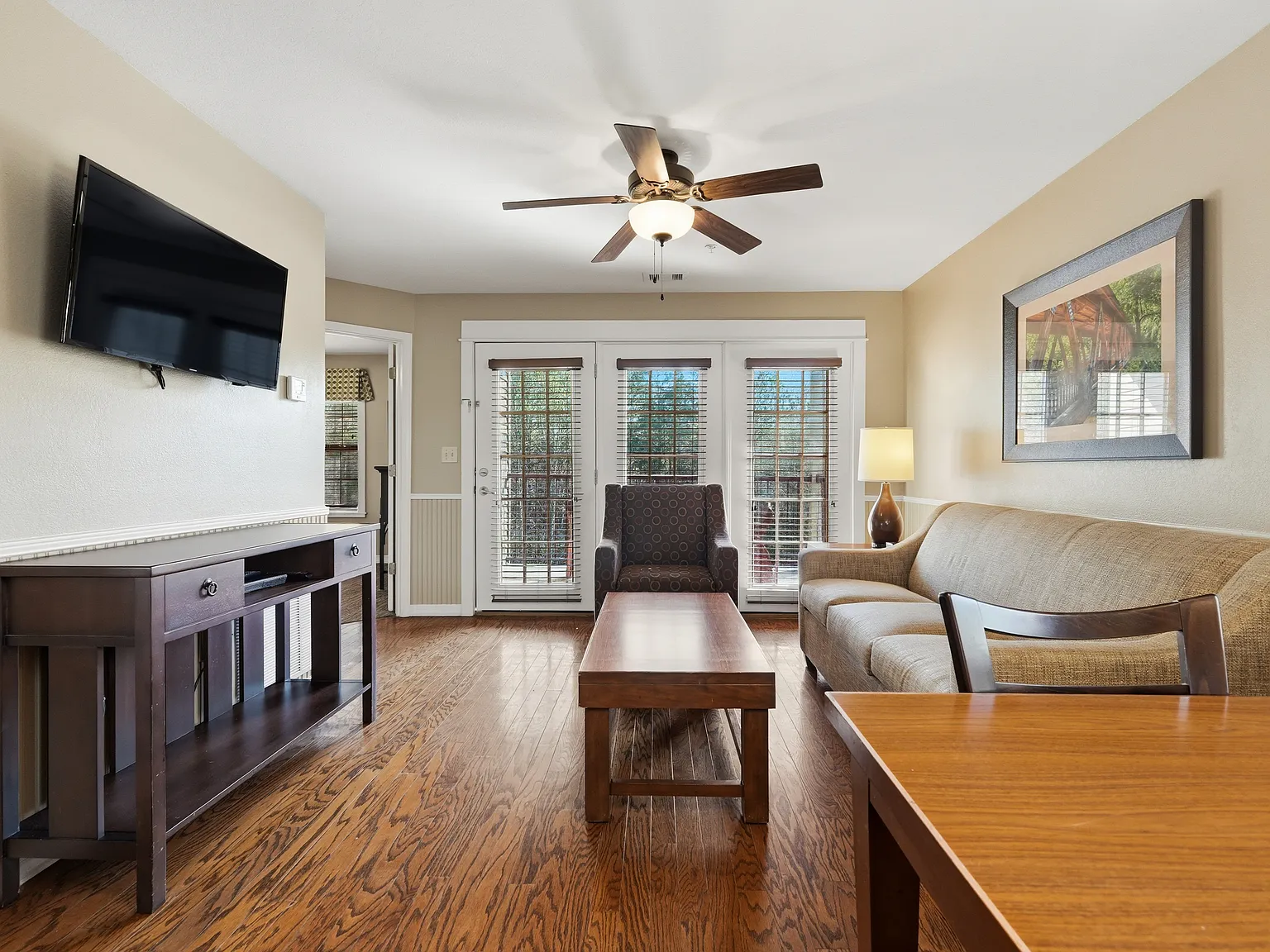 Apple Mountain Apartments — Photo 4