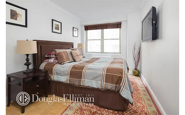 Sold by Douglas Elliman | media 4