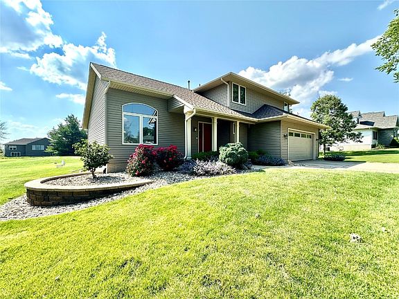 2nd image of 3904 Shady Oak Dr