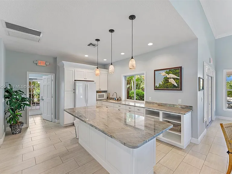 5800 NE Island Cove Way #2207 — Photo 24
