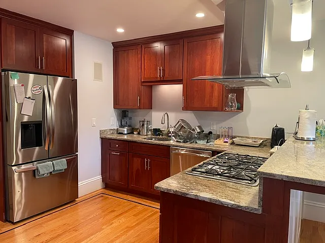 308 Cabot St — Photo 2