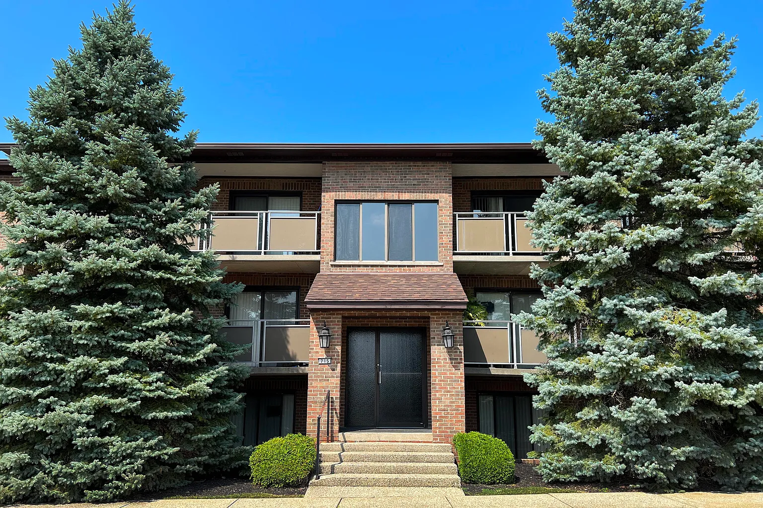 715 Meadow Wood Dr #4522299 photo 1