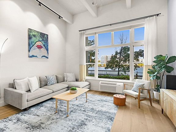 2nd image of 1500 Washington St APT 1L
