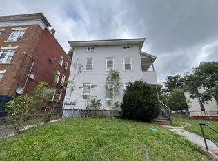 176 Glen St, New Britain, CT 06051