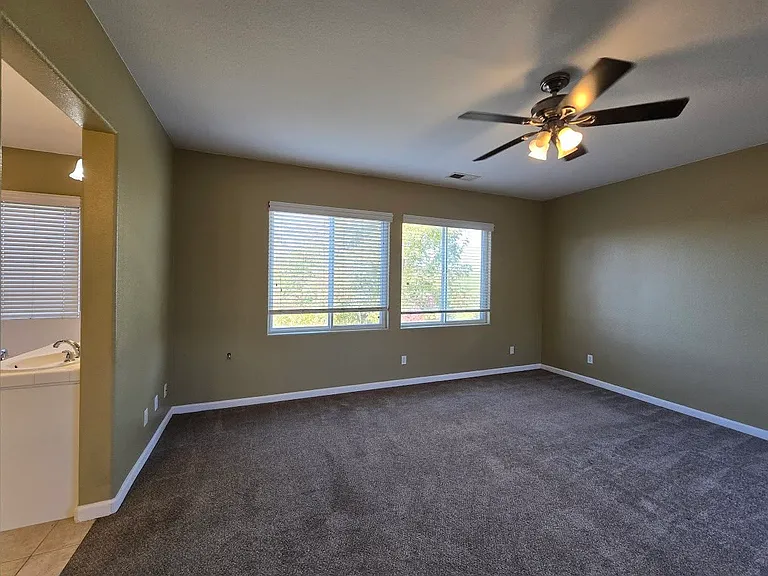 4225 N Del Rey Ave — Photo 22
