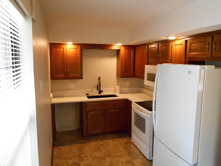 1021 N Kiger Rd — Photo 7