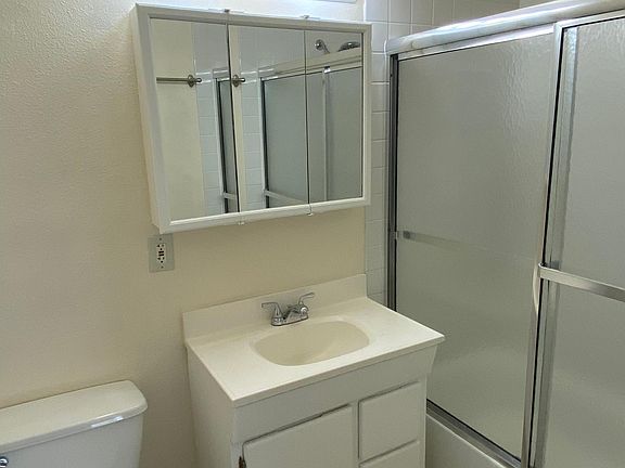 Main bathroom