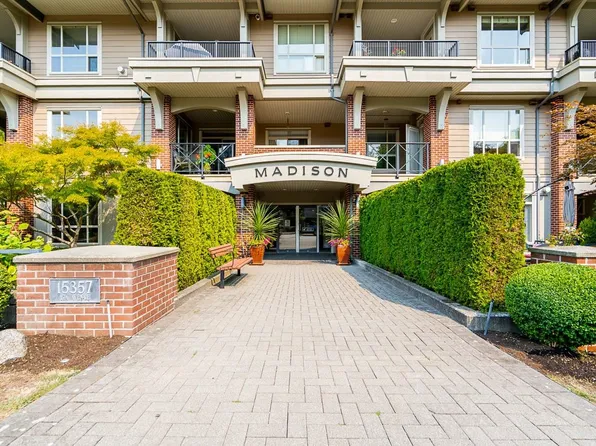 15357 17a Ave #201, Surrey, BC V4A 1V4