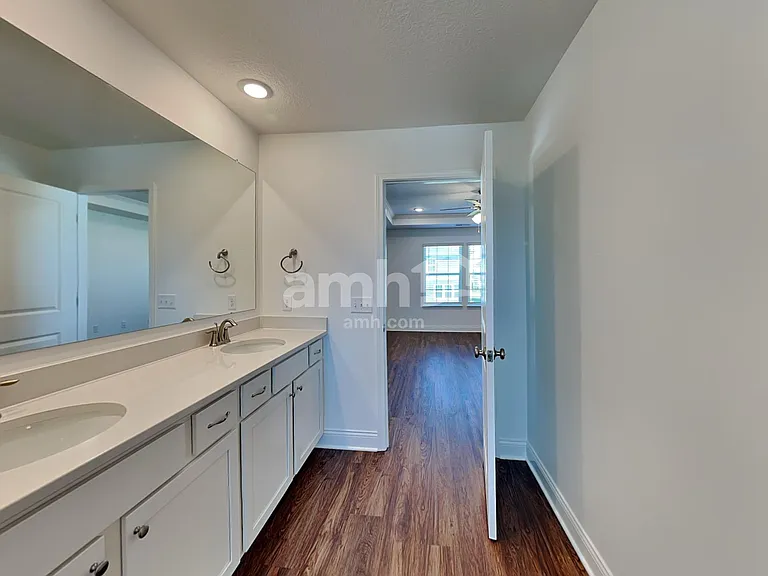 8300 Northpoint Dr — Photo 16