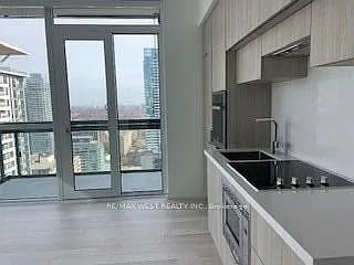 39 Roehampton Ave #2309 — Photo 11
