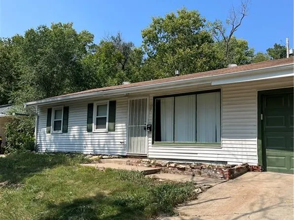 4516 E 40th St, Kansas City, MO 64130