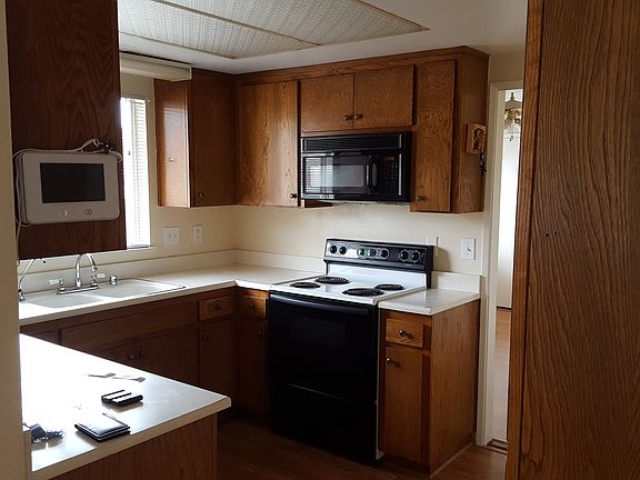 5th image of 1010 La Tierra Dr