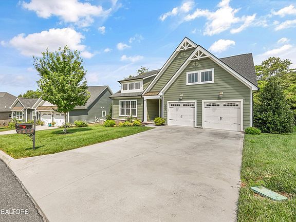 2nd image of 2812 Tallgrass Ln
