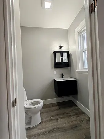 4 bed, 1.5 bath, $3,400 — Photo 3
