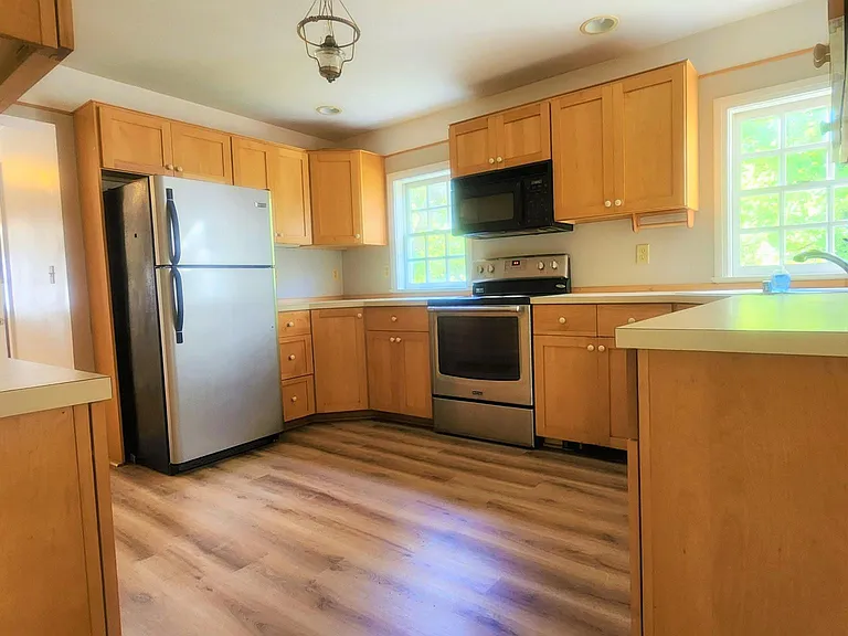 1520 Ridout Ln — Photo 28