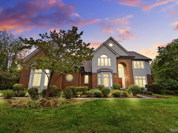 48075 Andover Dr, Novi, MI 48374