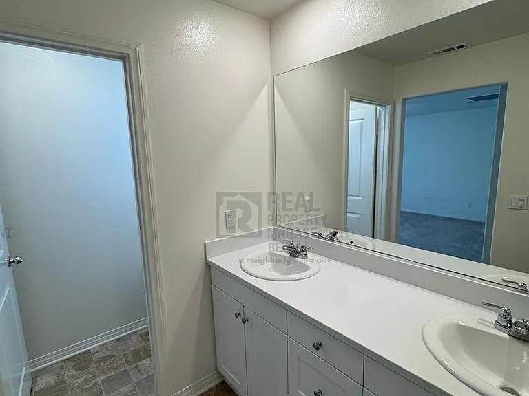 29555 Copper Hill Ct — Photo 42