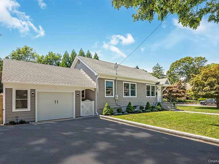 2 Cherry Rd — Photo 1