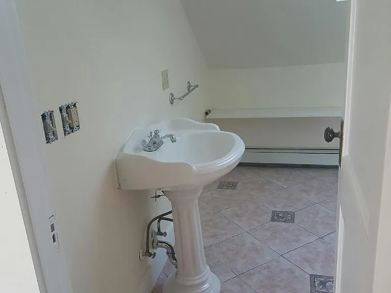 Parkview Ave — Photo 2