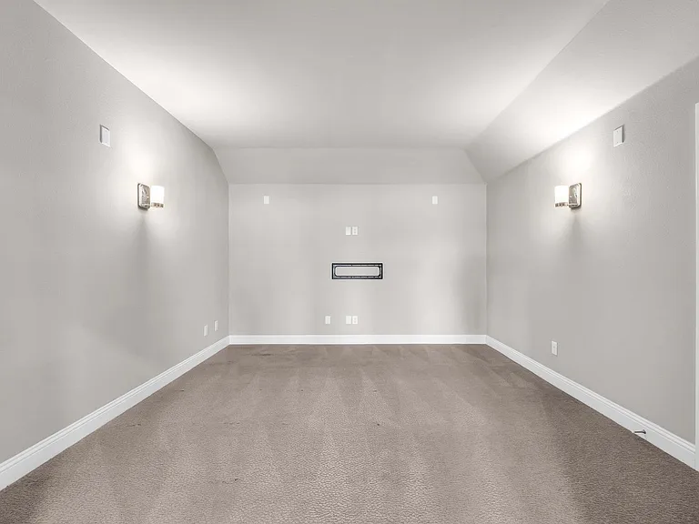 11706 Mikaela Dr — Photo 35
