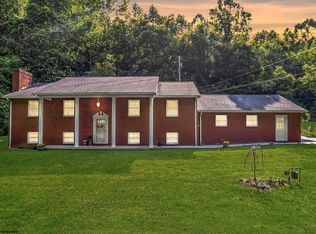 6090 Fairmont Rd, Rivesville, WV 26588