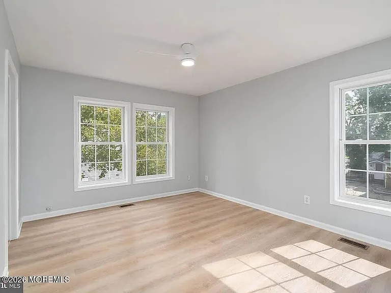301 Howard St — Photo 10