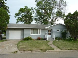 288 11th Ave N, Carrington, ND 58421