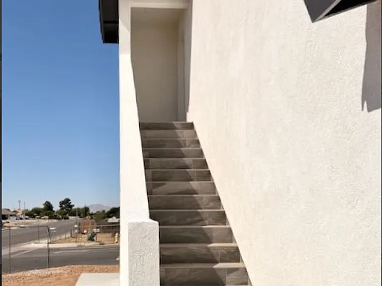 Spacious 3BR/2BA Home with Open Floor Plan, Garage & Washer/Dryer — Photo 9