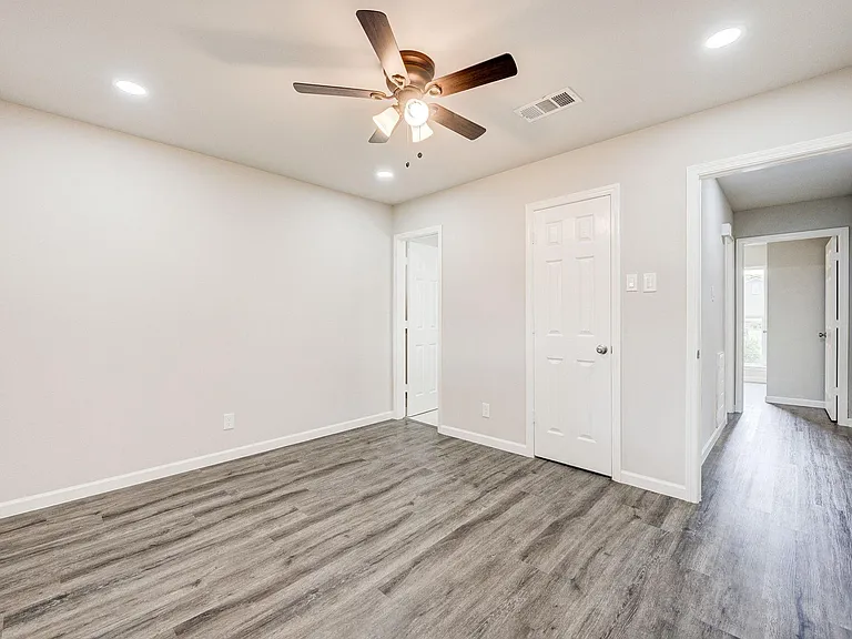 9617 Caffrey St — Photo 17