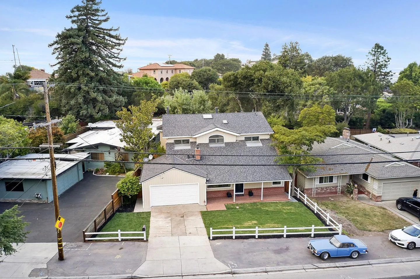 1618 Notre Dame Ave photo 1