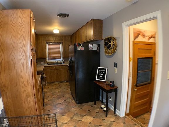 5th image of 1907 Parkway Dr