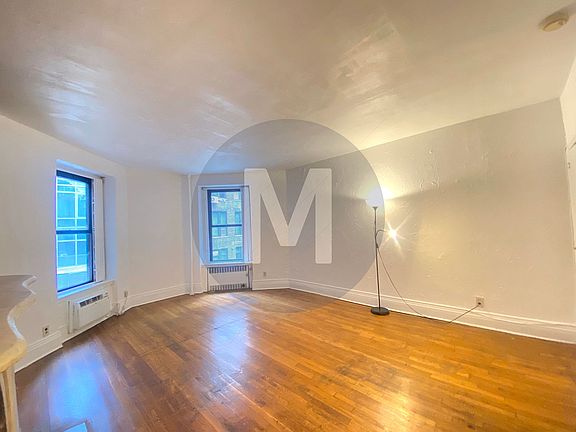 4th image of 134 W 46th St APT 4B