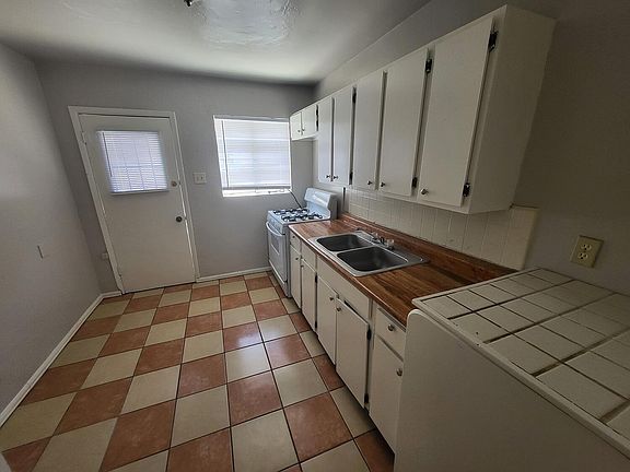 4th image of 2607 Nations Ave #2