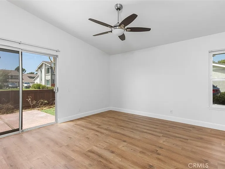 3331 Calle La Veta — Photo 32