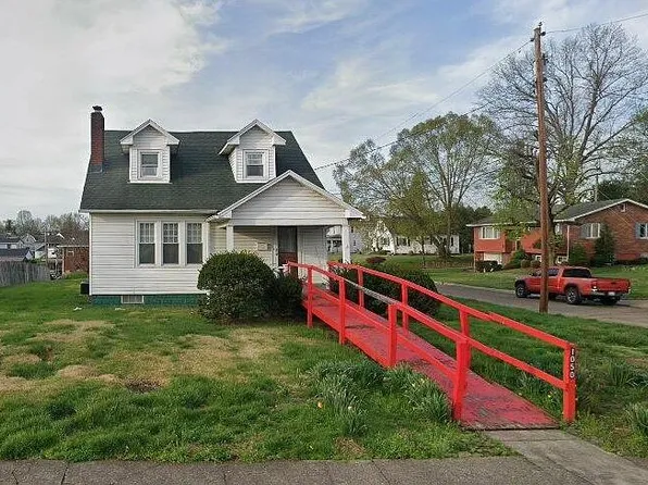 1050 W Virginia Ave, Parkersburg, WV 26104