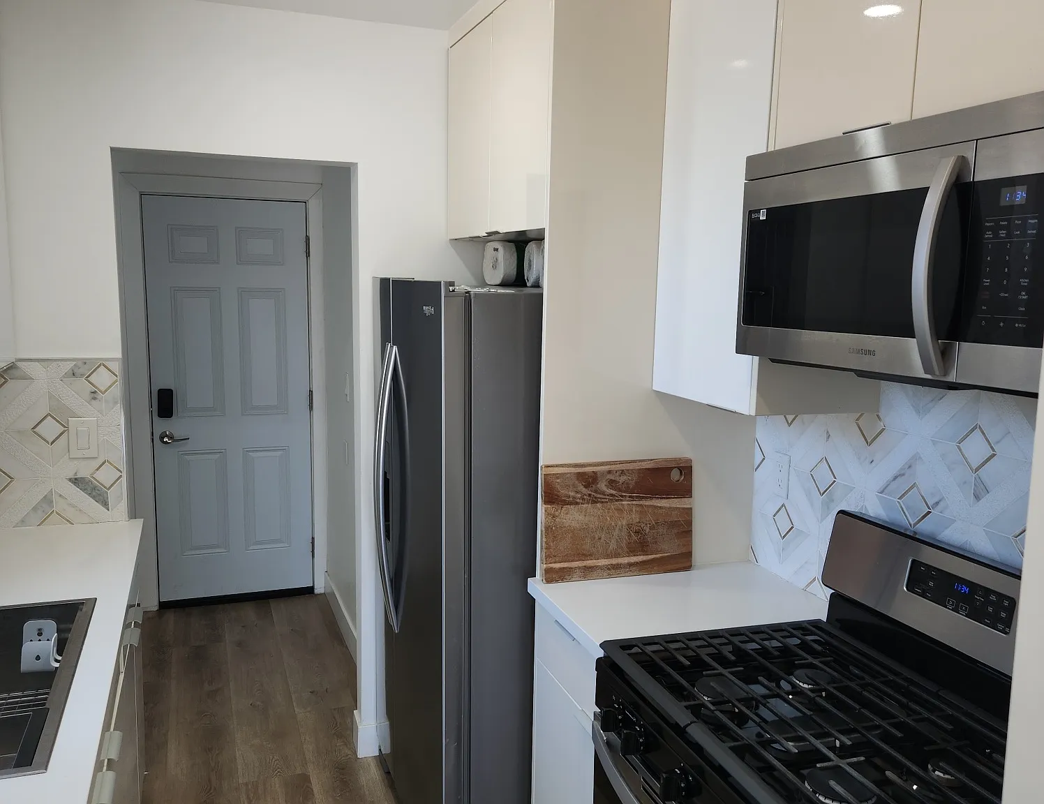 1 bed, 650 sqft, $2,400 — Photo 3