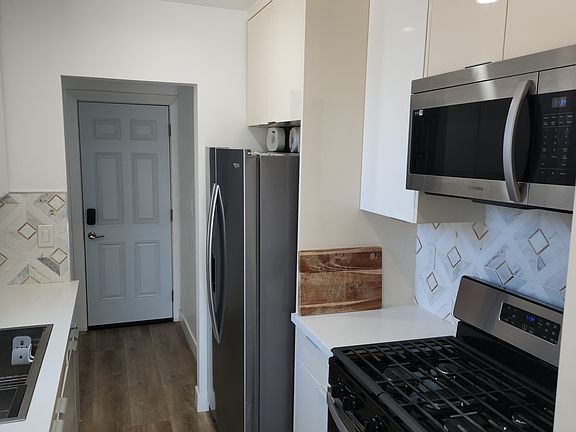 3rd image of 4725 Pickford St #4723-1/2