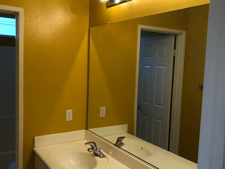 27162 Swift St — Photo 36
