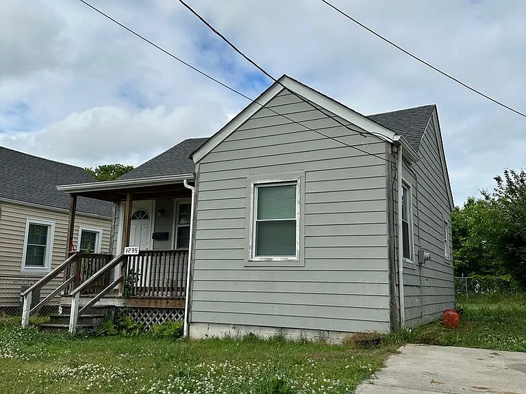1235 Grant Ave — Photo 3